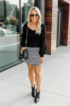 Budget 🌟 Pink Lily Enchant The World Black Balloon Sleeve Fitted Sweater 🔥